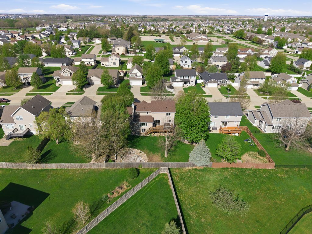 Listing Photo: 1935 SE Prairie Creek Dr, Waukee, IA 50263-37